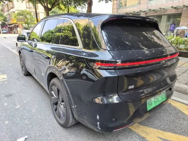 LI AUTO L6 2025