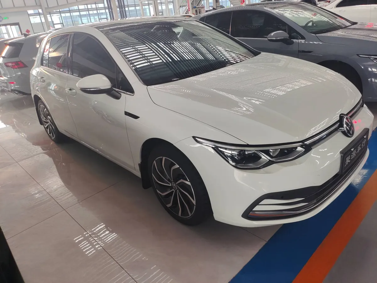 VOLKSWAGEN GOLF 2022