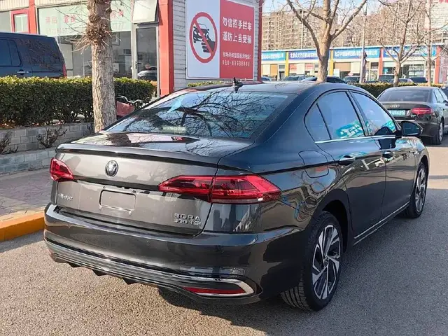 VOLKSWAGEN BORA 330TSI DSG 2023