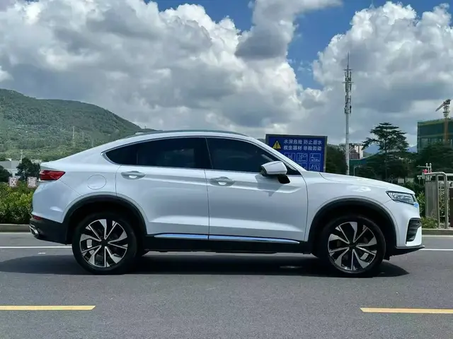 GEELY TUGELLA 2022