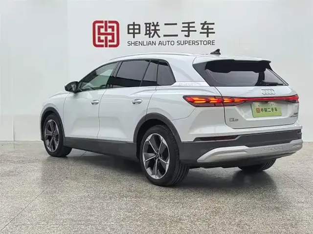 AUDI Q5 E-TRON 2023