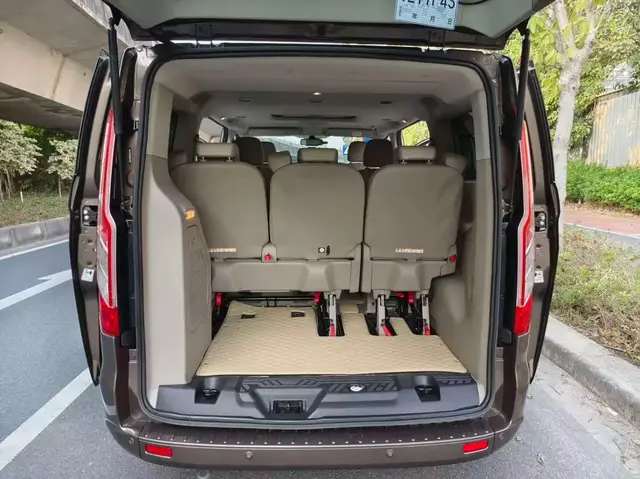 FORD TOURNEO 2021