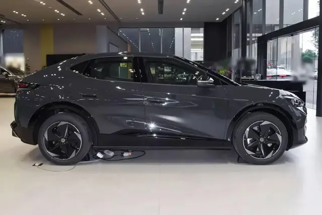 VOLKSWAGEN ID 2025
