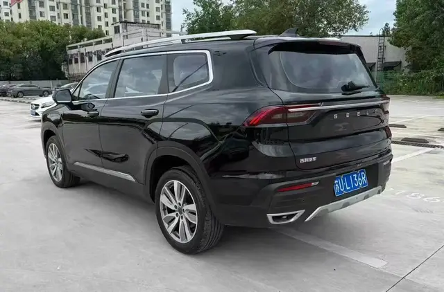 GEELY OKAVANGO 2022
