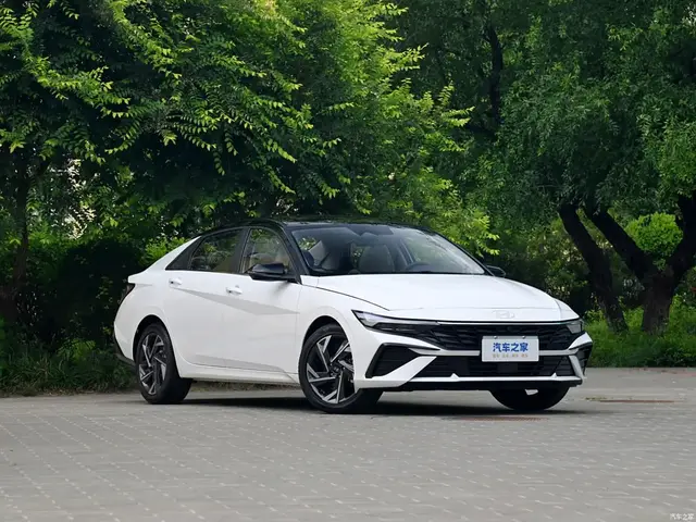 HYUNDAI ELANTRA 2023