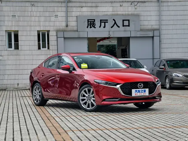 MAZDA 3 2023