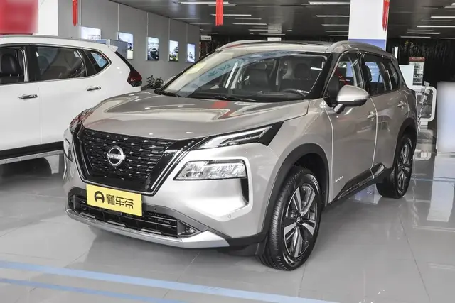 NISSAN X-TRAIL E-POWER 2023