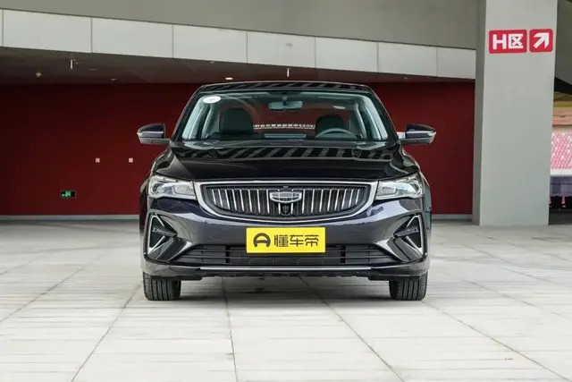 GEELY EMGRAND 2025