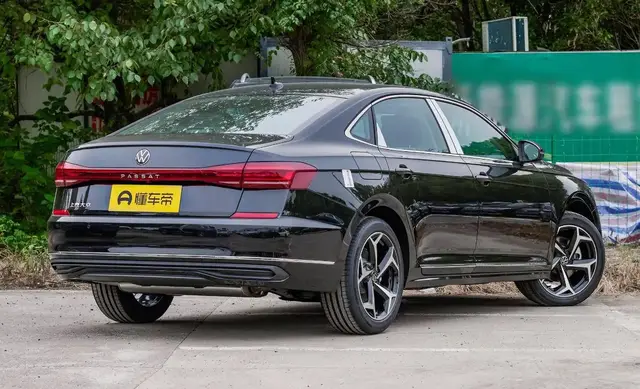 VOLKSWAGEN PASSAT 2025
