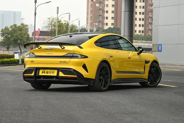 XIAOMI SU7 ULTRA 2025