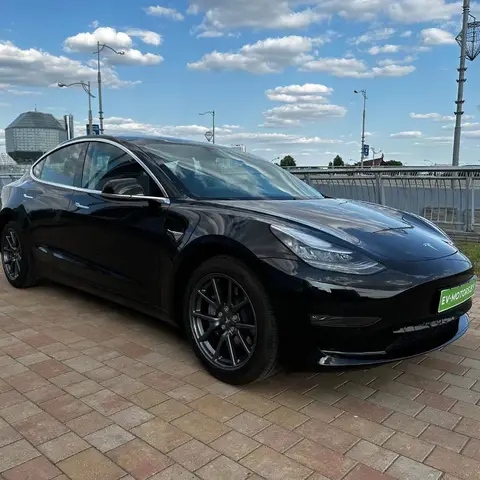 TESLA MODEL 3 2019