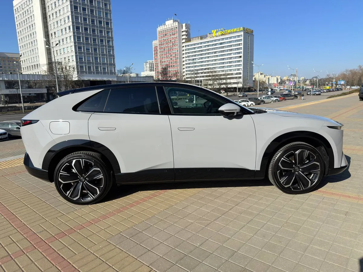 MAZDA EZ-60 200 MAX 2025