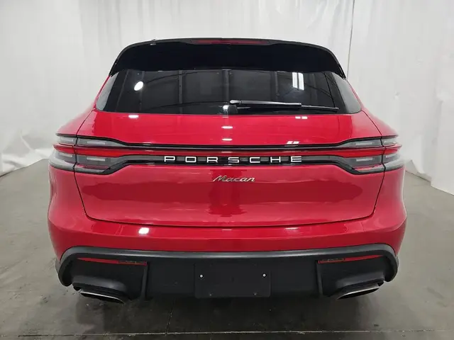 PORSCHE MACAN 2024