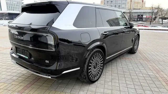 ZEEKR 9X PHEV 2 2025