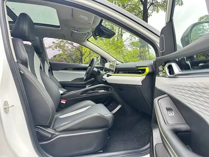 GEELY BINYUE 2022