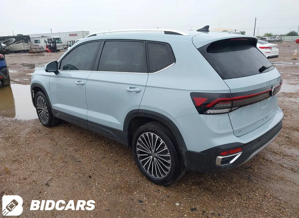 VOLKSWAGEN TAOS SE 2025