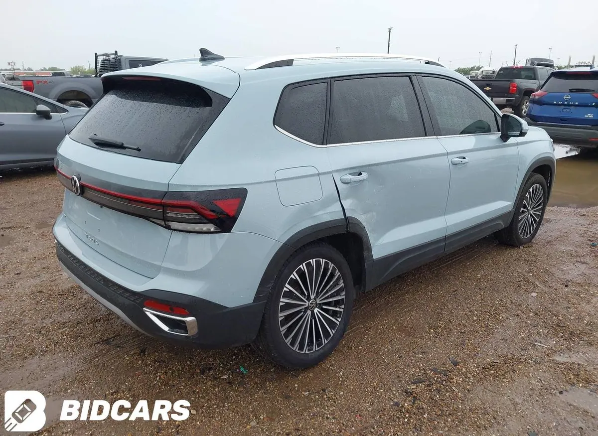 VOLKSWAGEN TAOS SE 2025