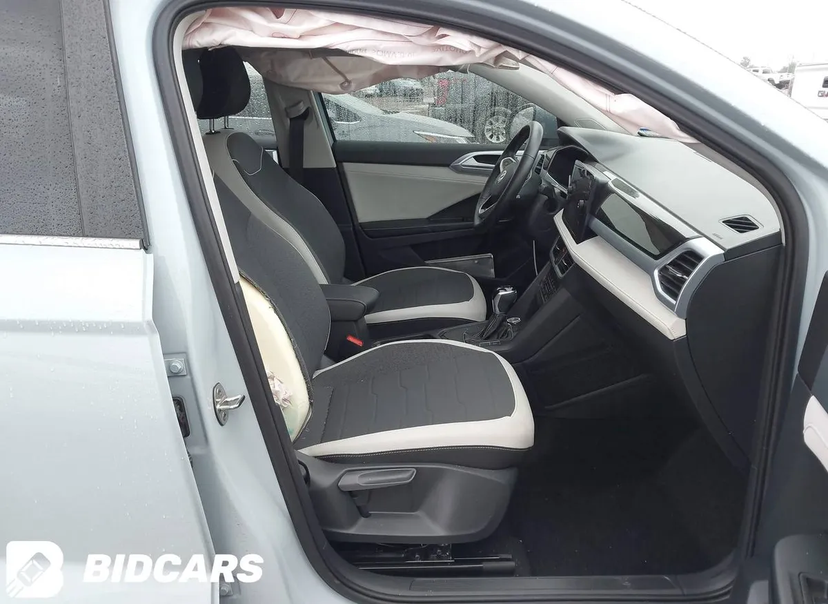 VOLKSWAGEN TAOS SE 2025