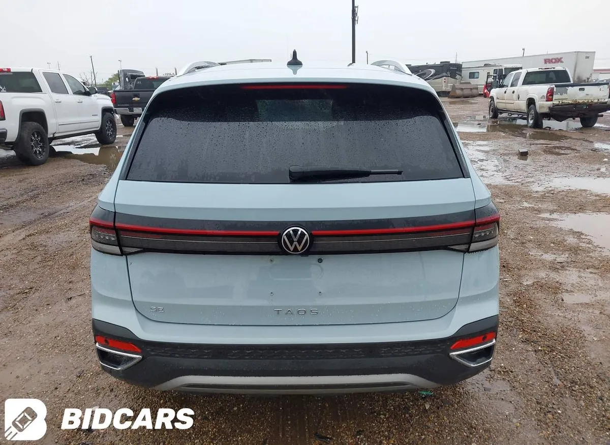 VOLKSWAGEN TAOS SE 2025