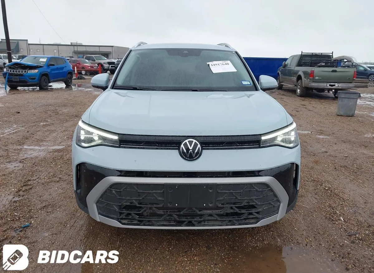 VOLKSWAGEN TAOS SE 2025