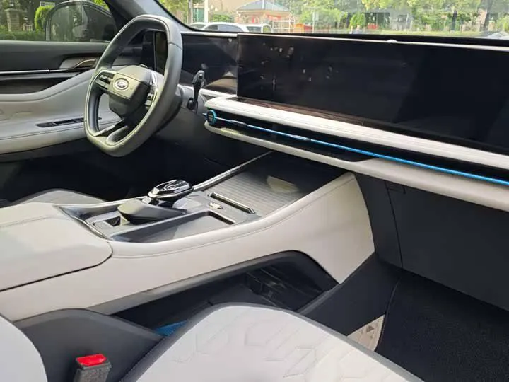 FORD EDGE LUXURY 2023