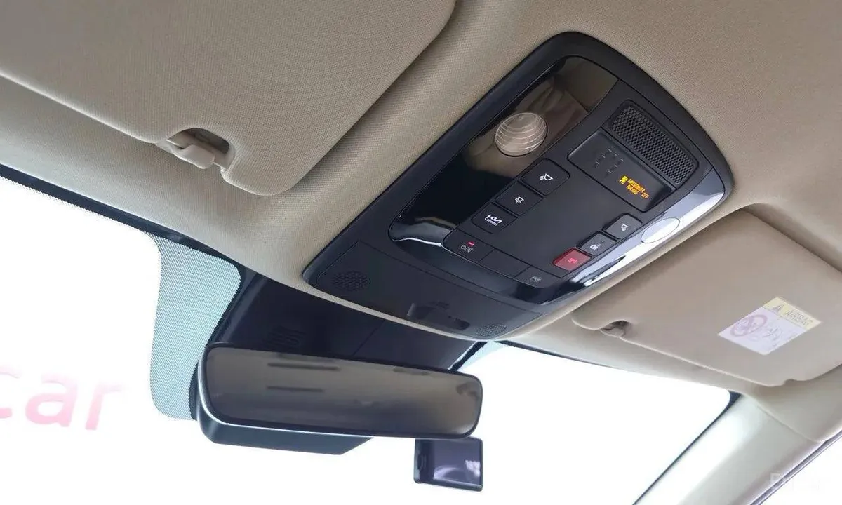 KIA CARNIVAL SIGNATURE 2023