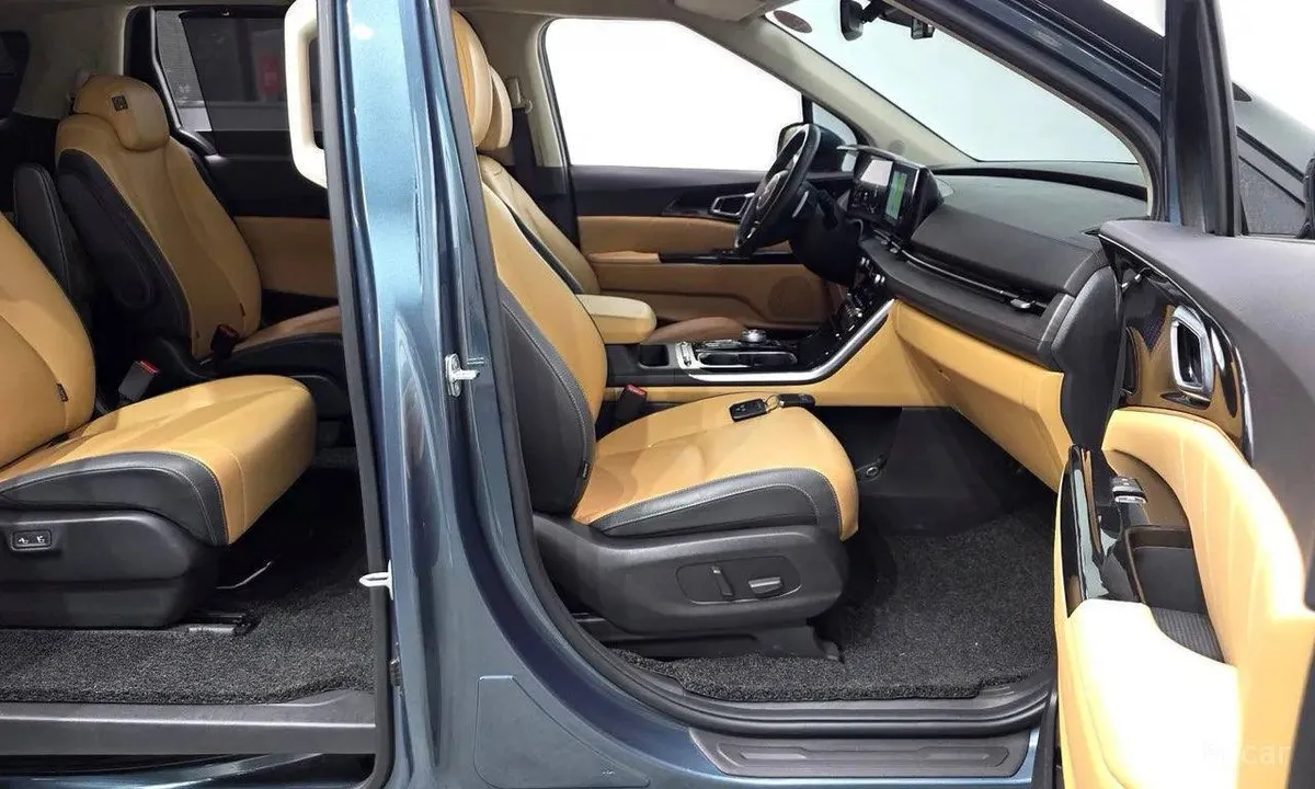 KIA CARNIVAL SIGNATURE 2023