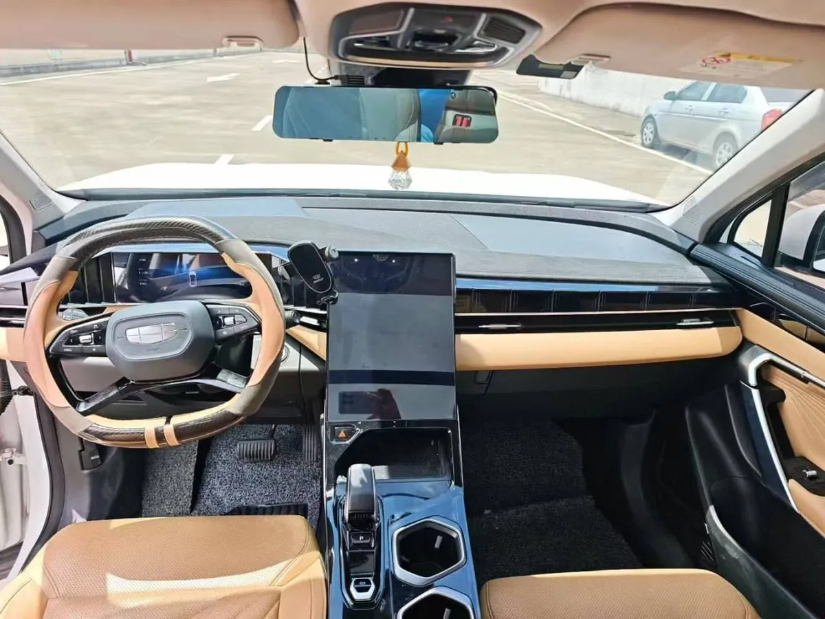 GEELY BOYUE L PREMIUM 2023