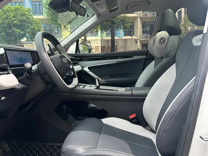 GEELY BOYUE L PREMIUM 2024