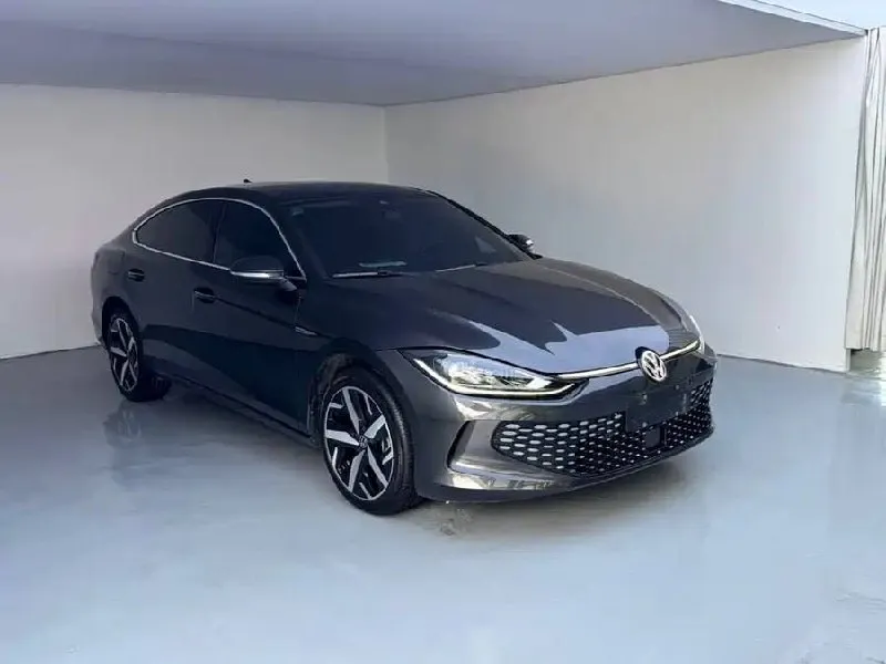 VOLKSWAGEN LAMANDO L 2022