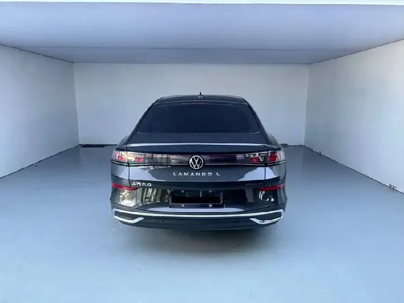 VOLKSWAGEN LAMANDO L 2022