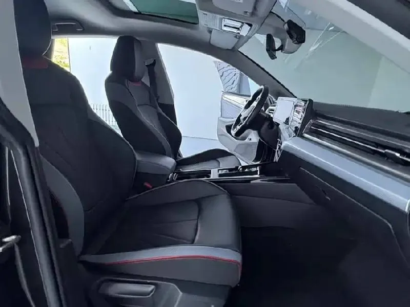 VOLKSWAGEN LAMANDO L 2022