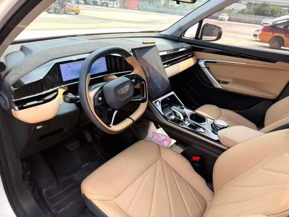 GEELY BOYUE L PREMIUM 2023