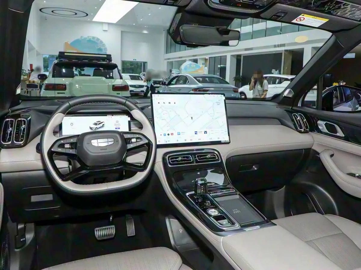 GEELY ATLAS L 2026