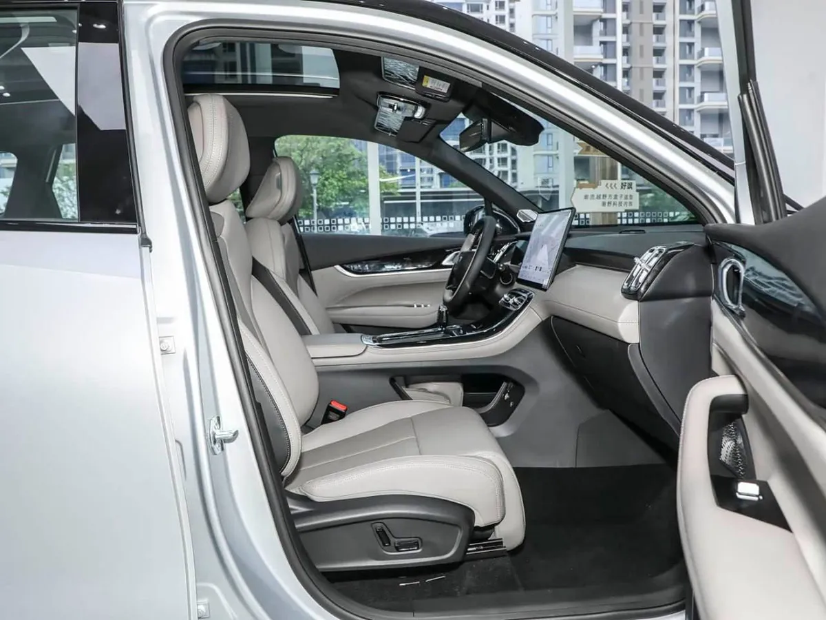 GEELY ATLAS L 2026