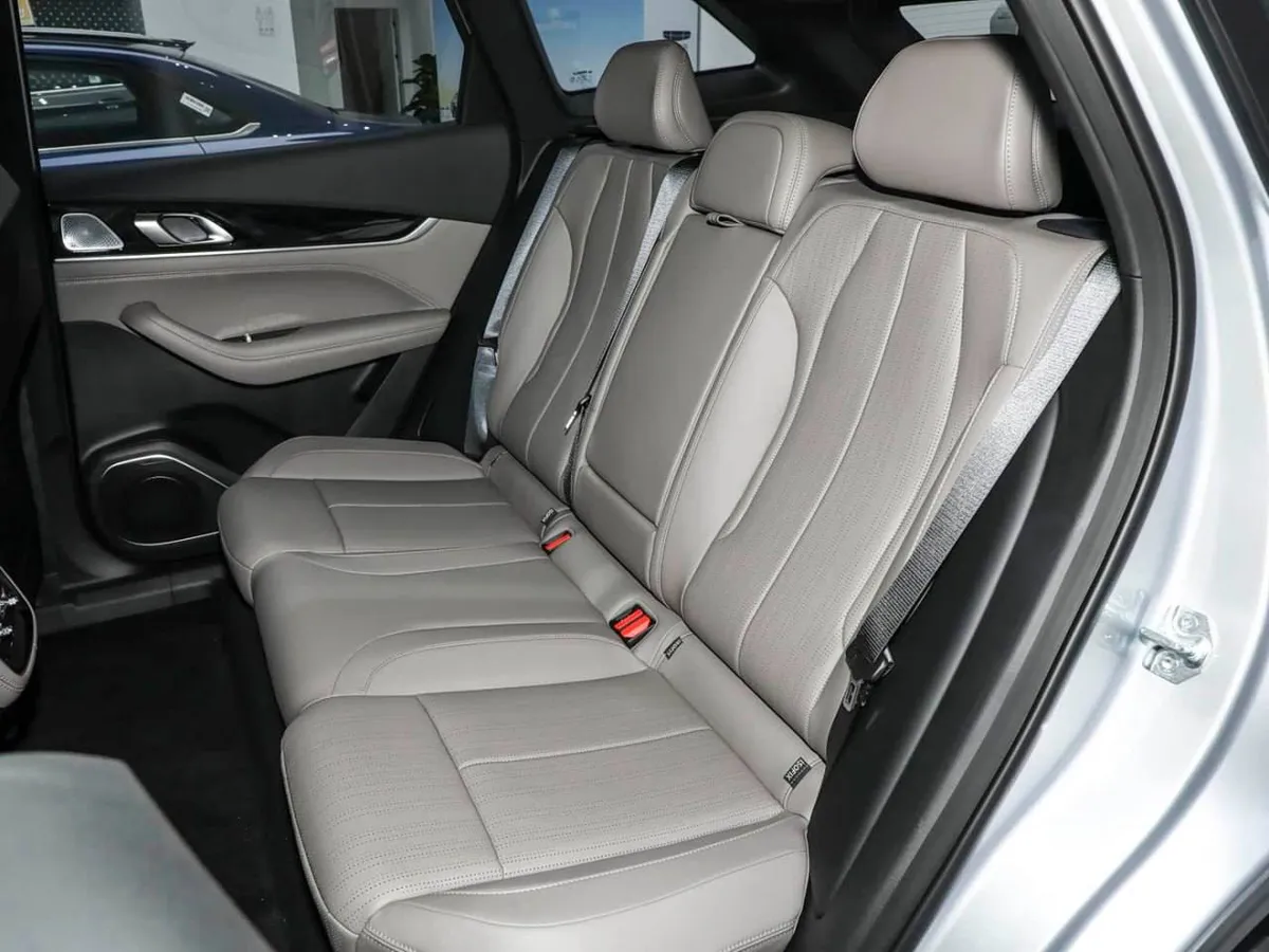 GEELY ATLAS L 2026