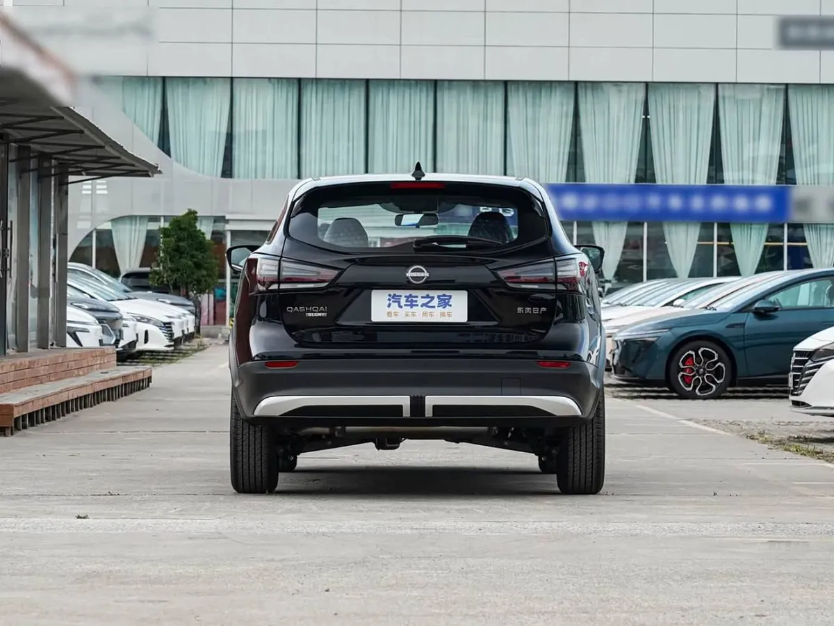 NISSAN QASHQAI 2025