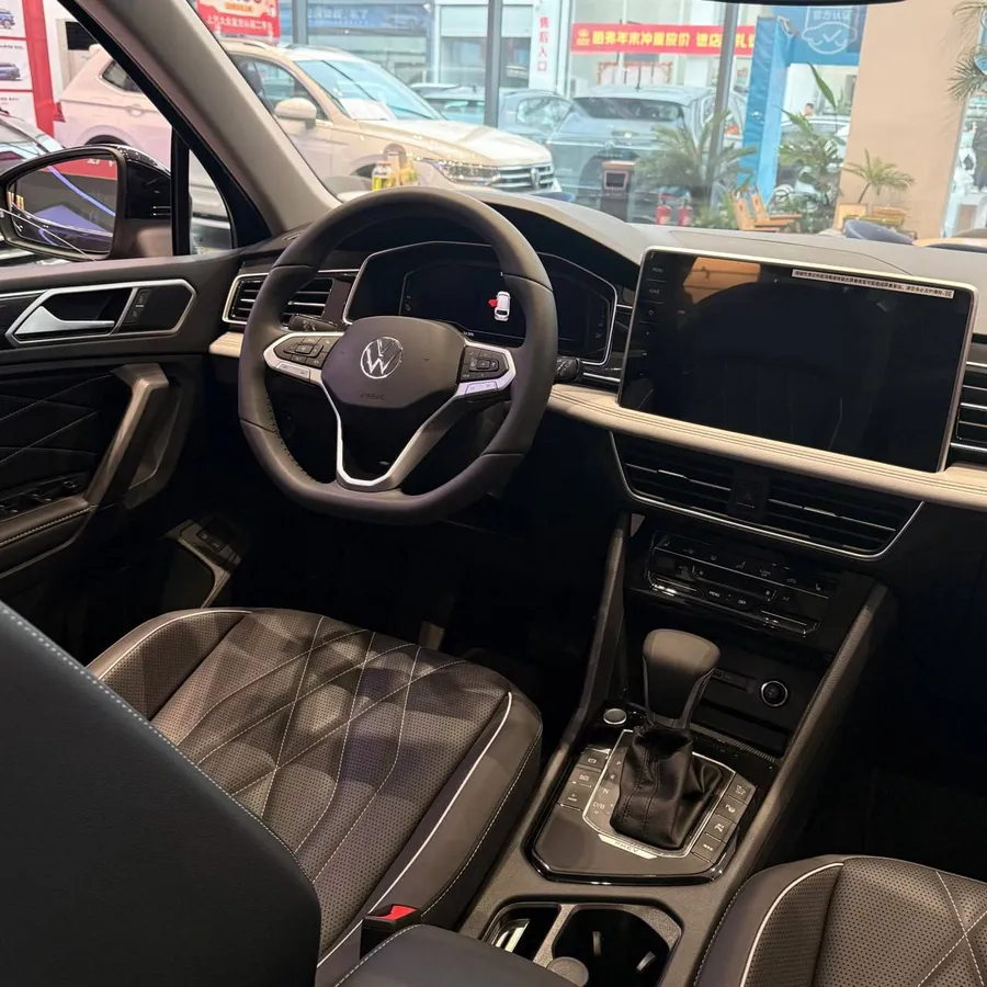 VOLKSWAGEN TIGUAN L PREMIUM 2024