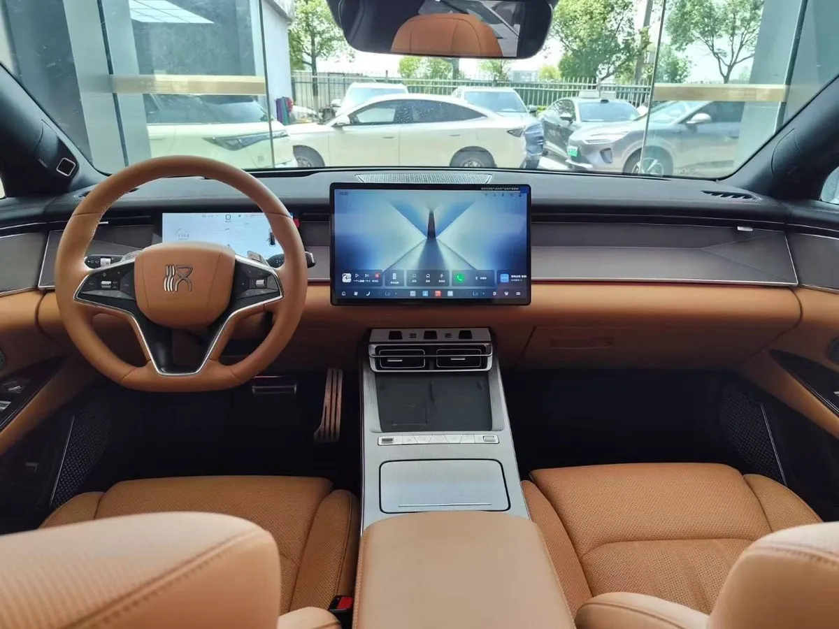 BYD HAN L 2025
