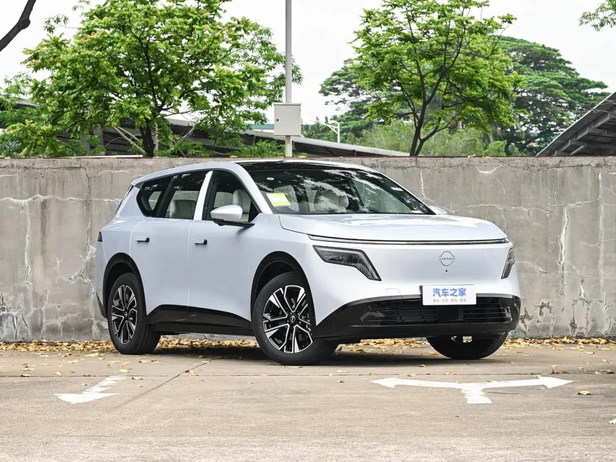 NISSAN NX8 2026