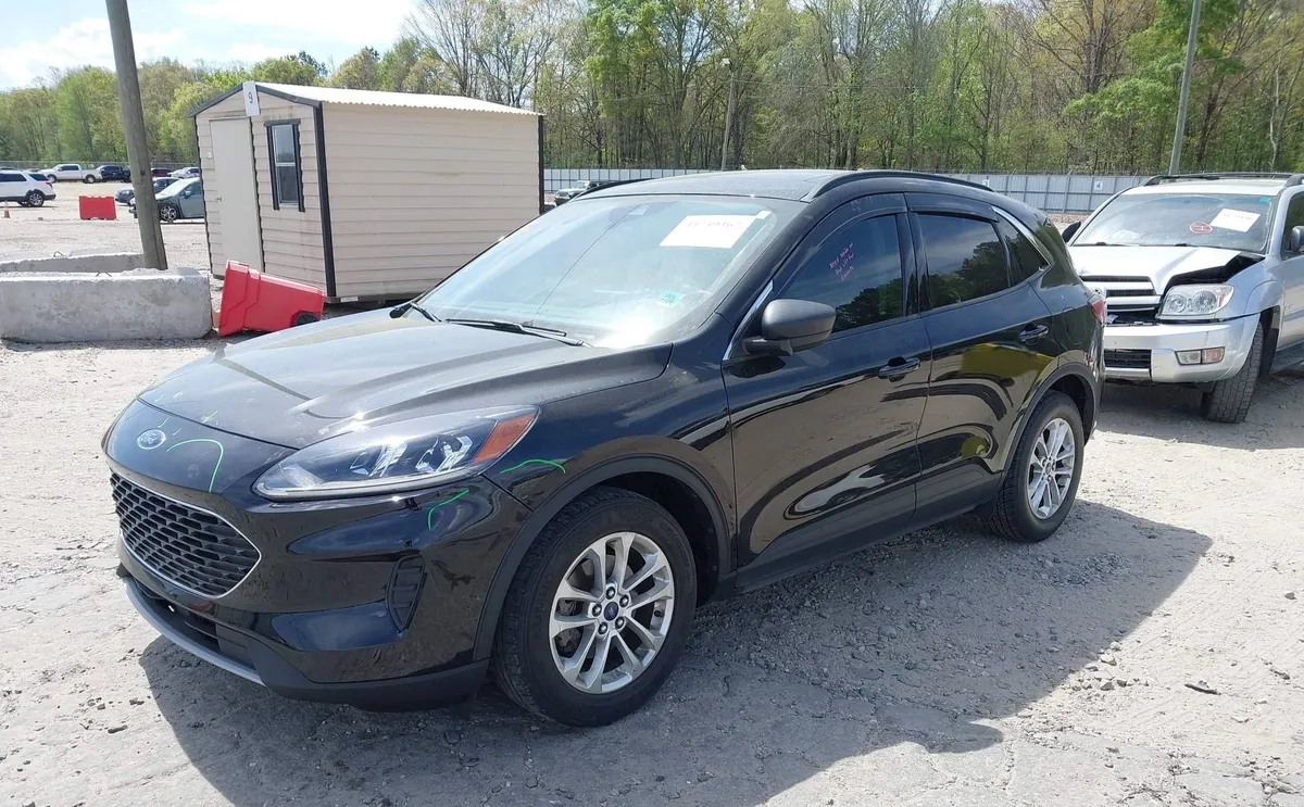 FORD ESCAPE SE 2022