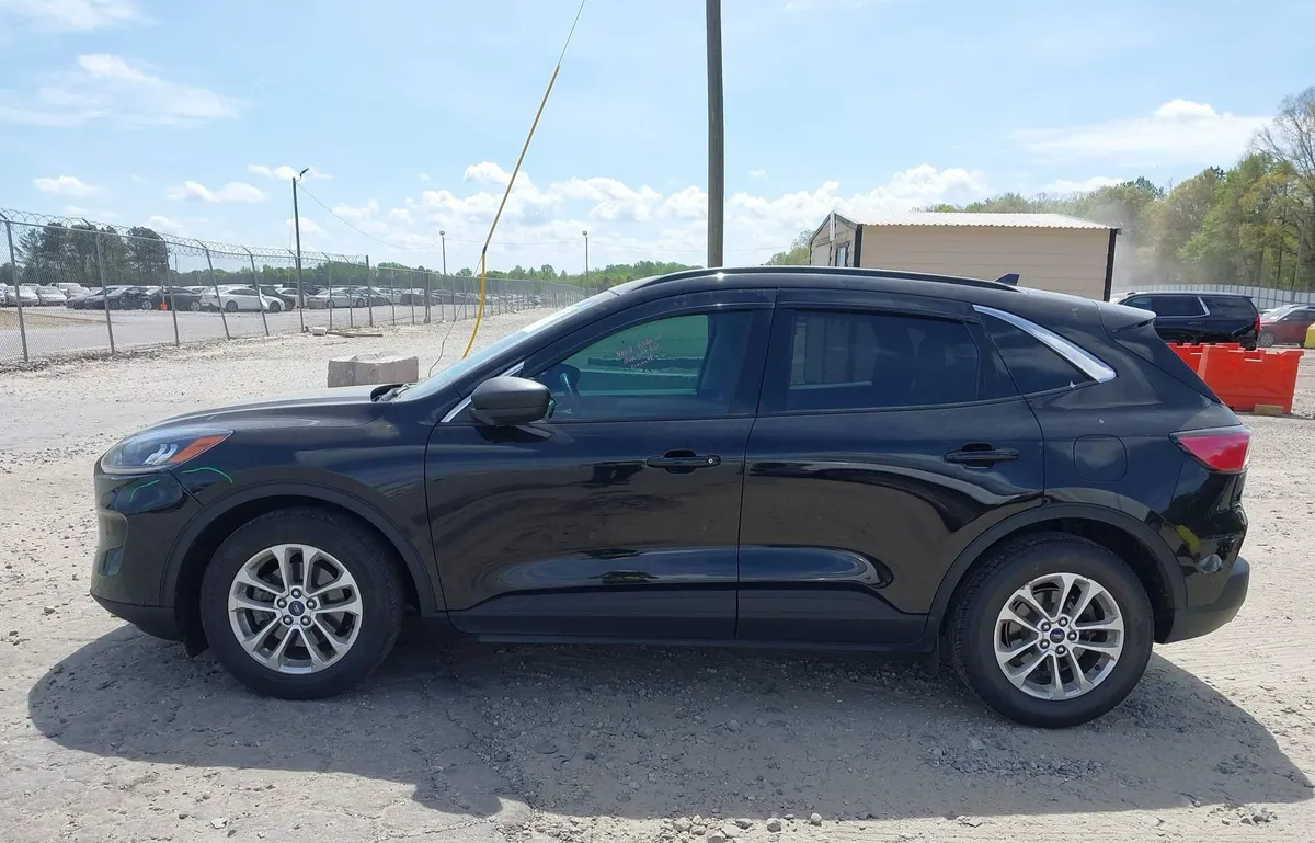 FORD ESCAPE SE 2022