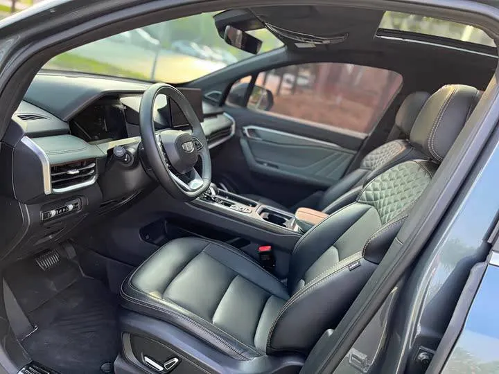 GEELY OKAVANGO PREMIUM 2023