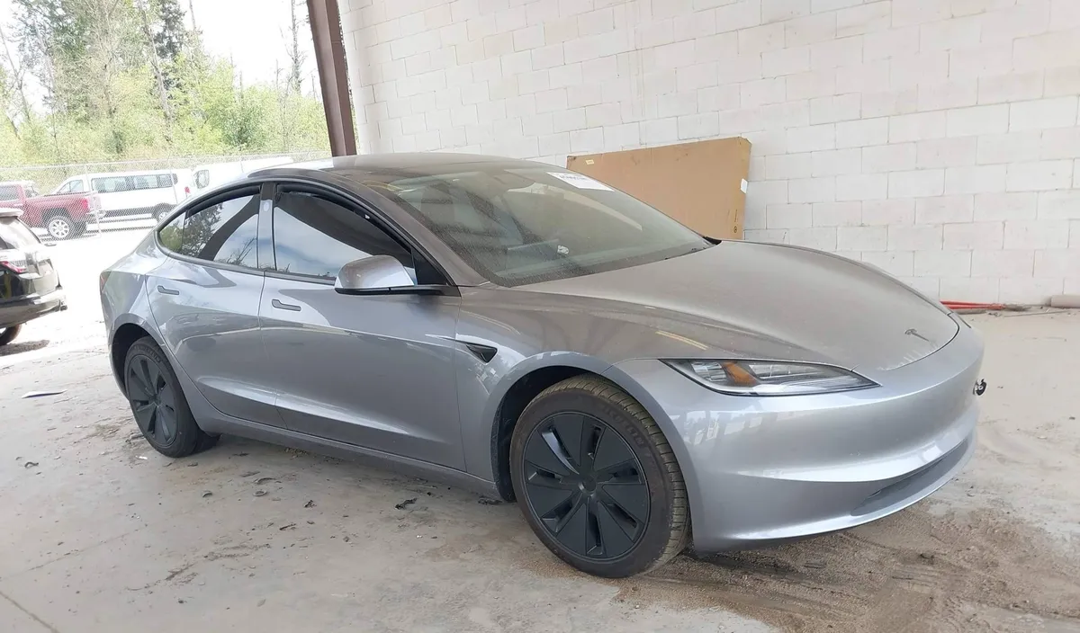 TESLA MODEL 3 PREMIUM 2026
