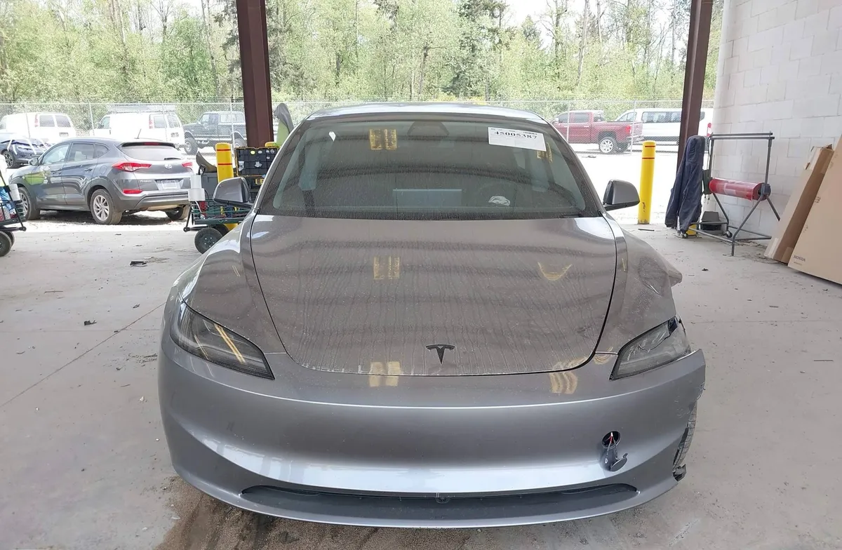 TESLA MODEL 3 PREMIUM 2026