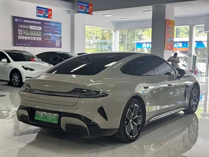 XIAOMI SU7 2024
