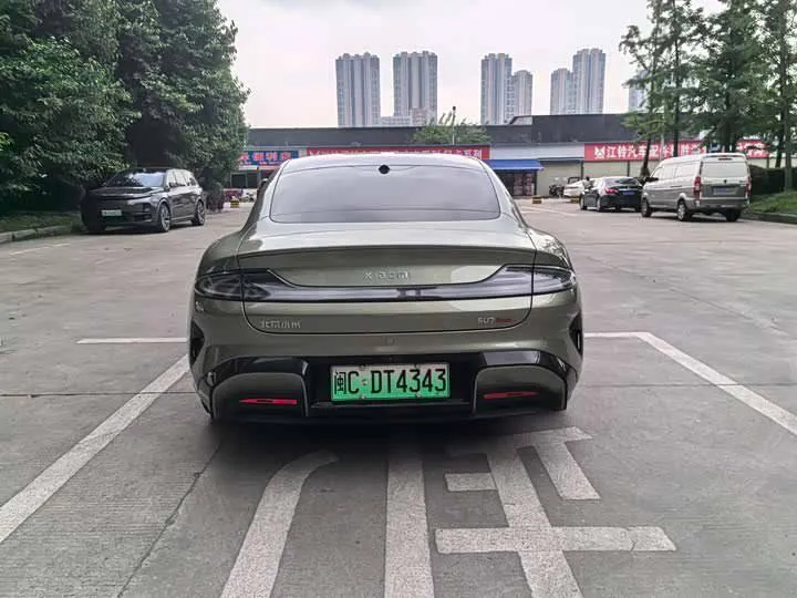 XIAOMI SU7 2024