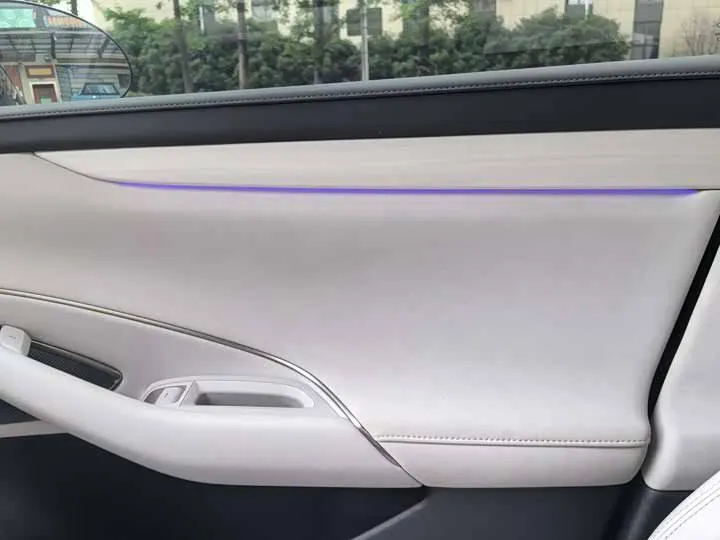 XIAOMI SU7 2024