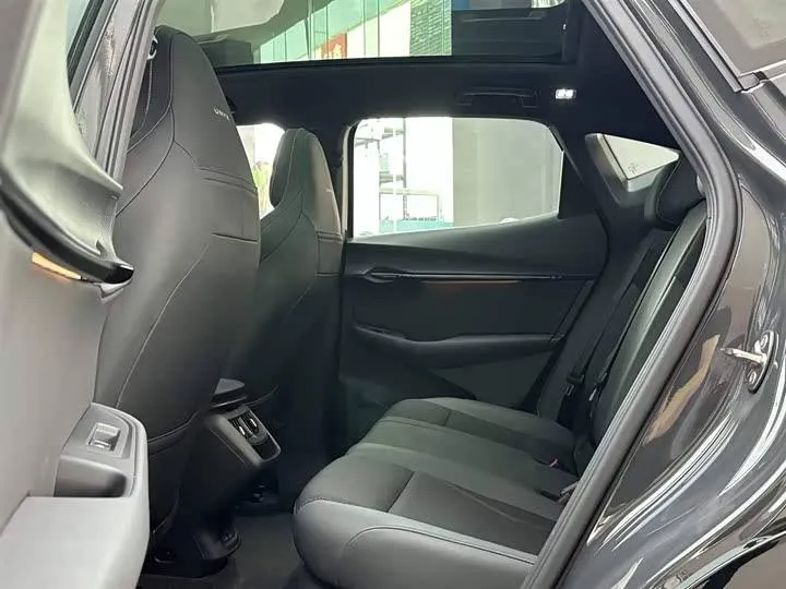 VOLKSWAGEN ID 2024