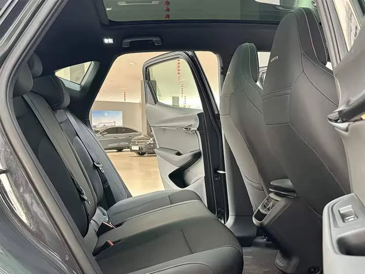 VOLKSWAGEN ID 2024